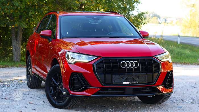 Audi Q3, 2.0 l., off-road / crossover