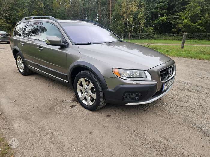 Volvo XC70, 2.4 l., wagon