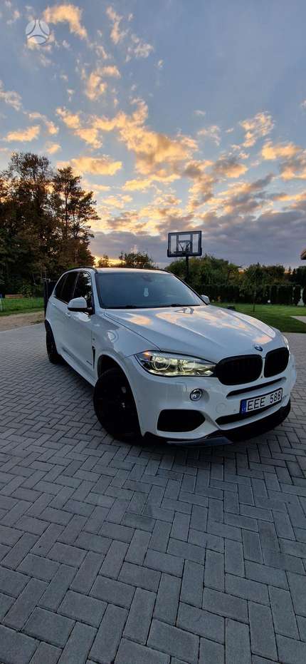 BMW X5, 3.0 l., off-road / crossover