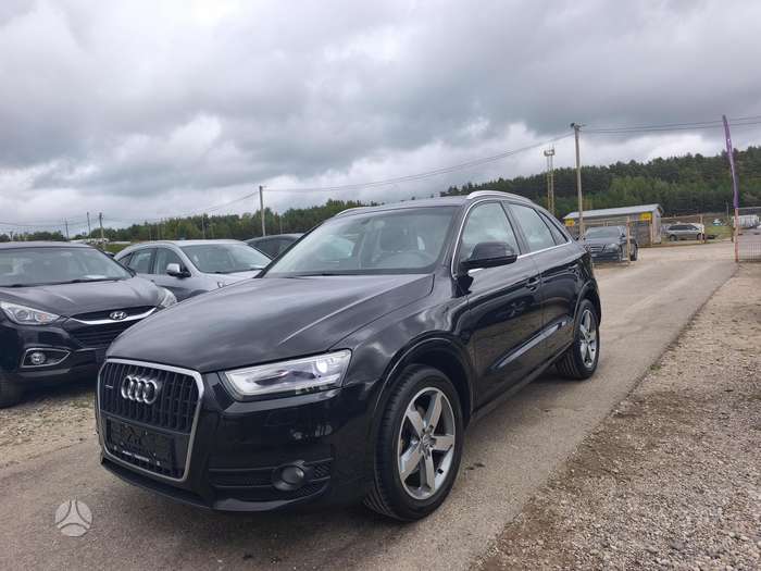 Audi Q3, 2.0 l., off-road / crossover