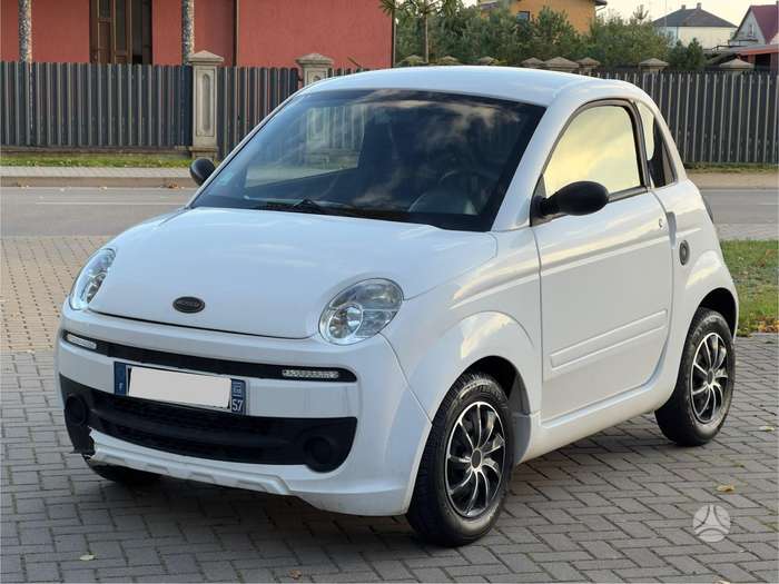Microcar DUE, Хэтчбек