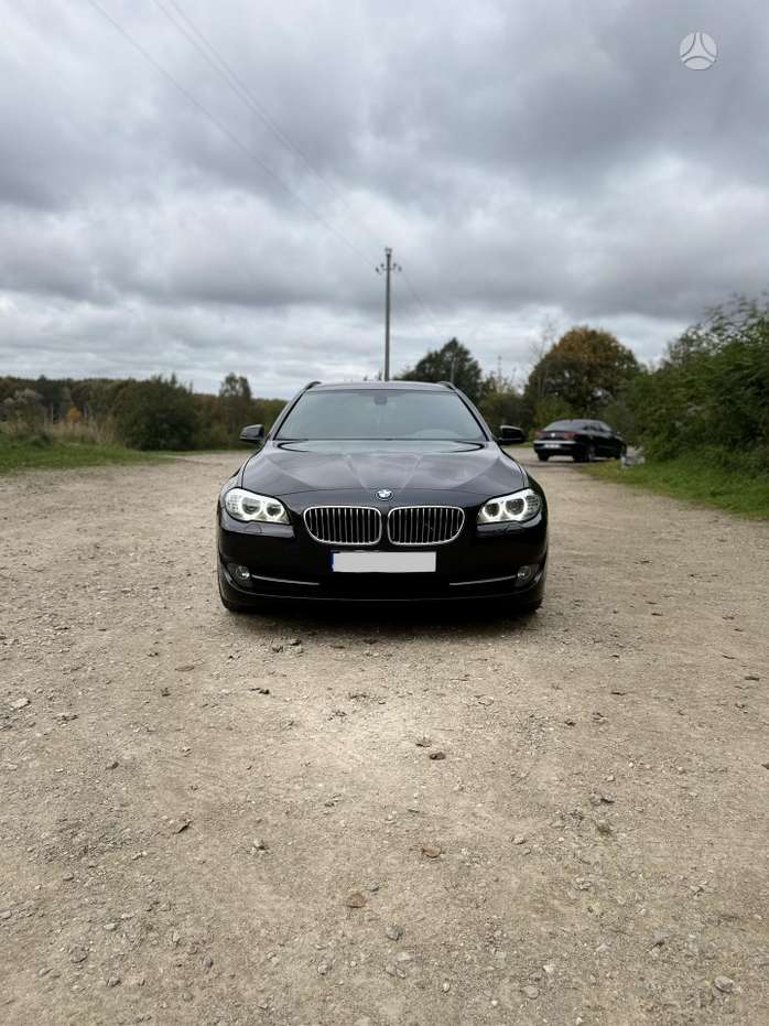 BMW 520, universalas