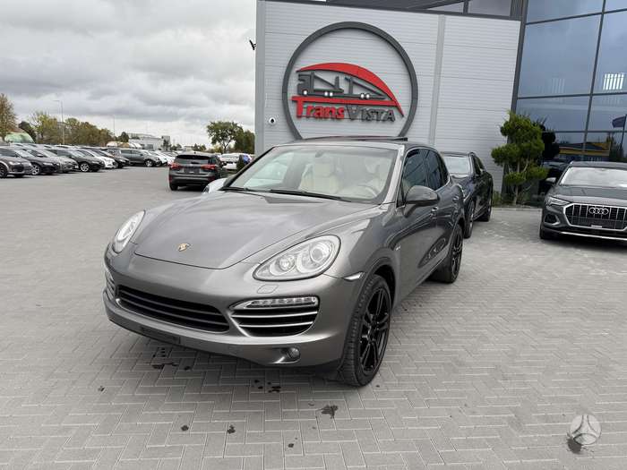 Porsche Cayenne, 3.0 l., off-road / crossover