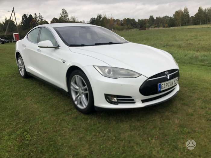 Tesla Model S, 85 kWh, hečbekas
