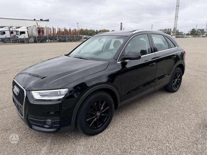 Audi Q3, 2.0 l., off-road / crossover
