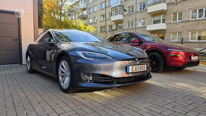 Tesla Model S, 78 kWh, hatchback
