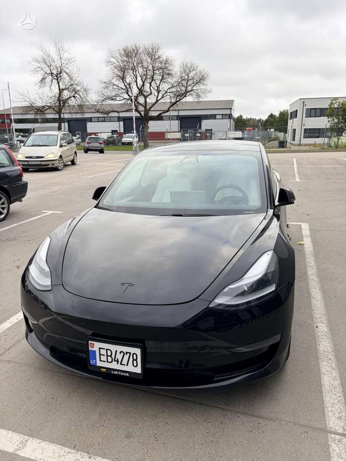 Tesla Model 3, 54 кВт·ч, Хэтчбек
