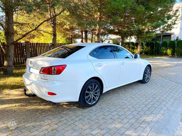 Lexus IS 220, 2.2 l., sedanas