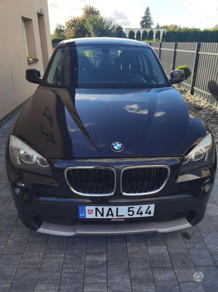 BMW X1, 2.0 l., off-road / crossover