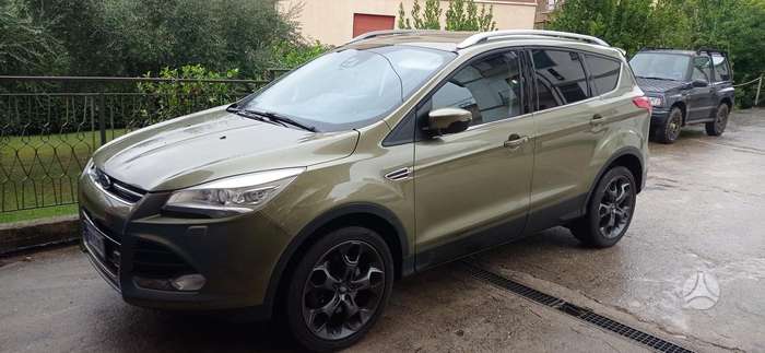 Ford Kuga, Внедорожник / Кроссовер