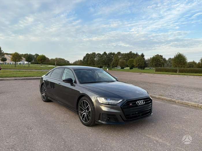 Audi S8, sedanas