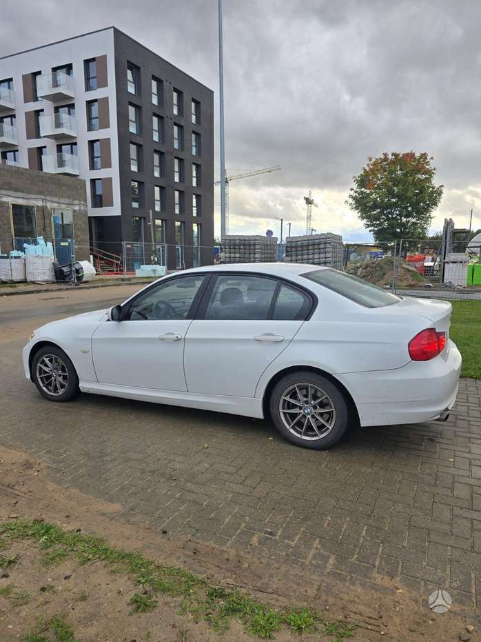 BMW 318, 2.0 l., Седан