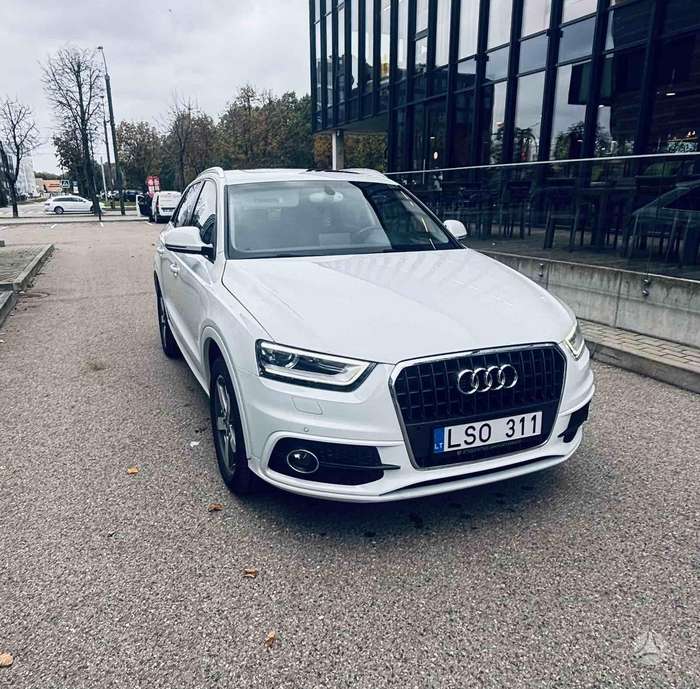 Audi Q3, 2.0 l., off-road / crossover