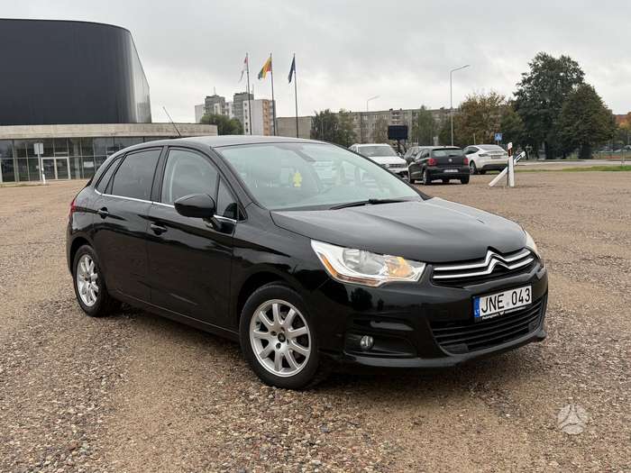 Citroen C4, 1.6 l., hatchback