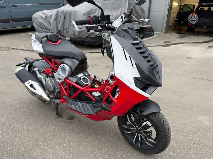 Italjet Dragster 200cc, scooters / mopeds