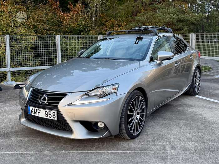 Lexus IS 200, 2.0 l., Седан