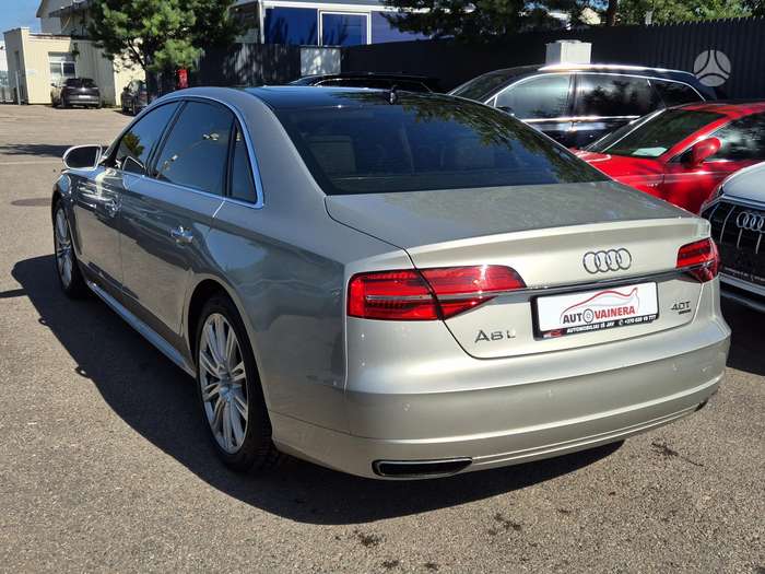 Audi A8, 4.0 l., sedanas