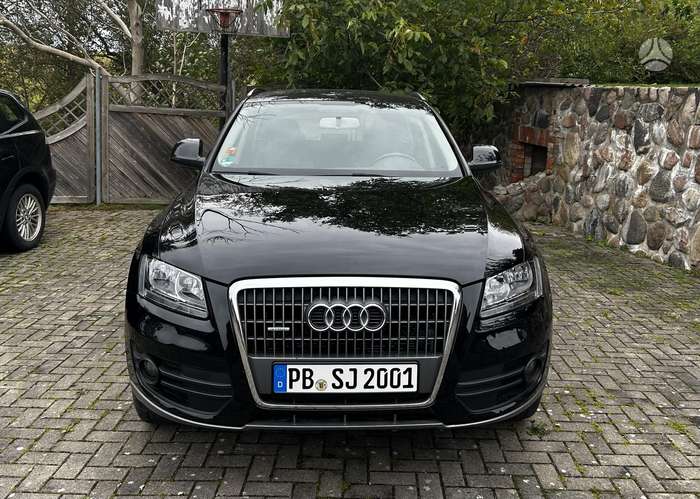 Audi Q5, 2.0 l., off-road / crossover