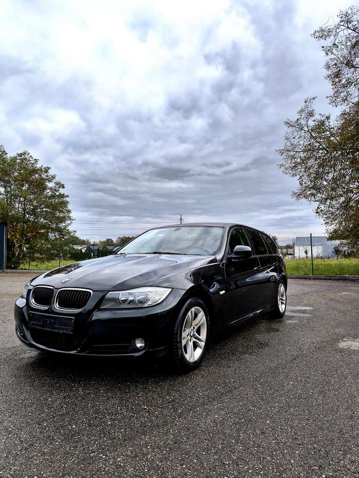 BMW 318, 2.0 l., universalas