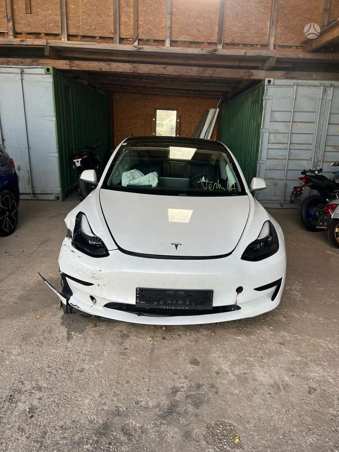 Tesla Model 3, 60 кВт·ч, Хэтчбек