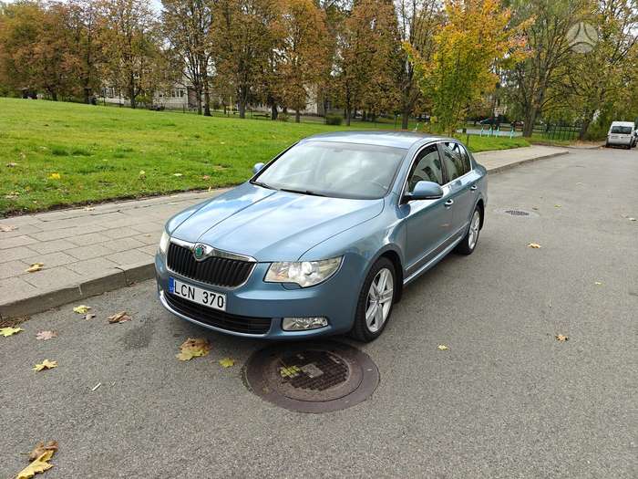 Skoda Superb, 2.0 l., Седан