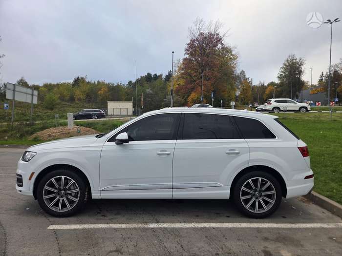 Audi Q7, 3.0 l., off-road / crossover