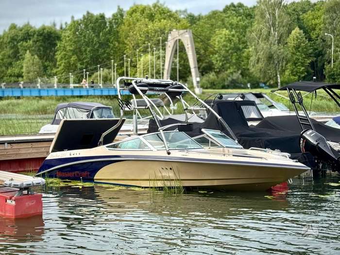 Mastercraft Maristar 225V, яхты / катера