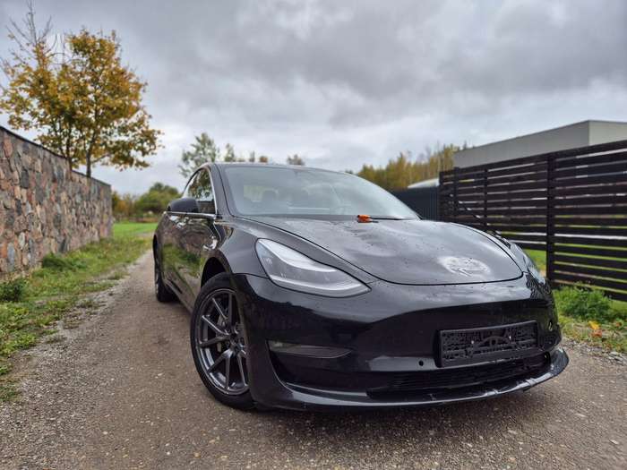 Tesla Model 3, 81 кВт·ч, Хэтчбек