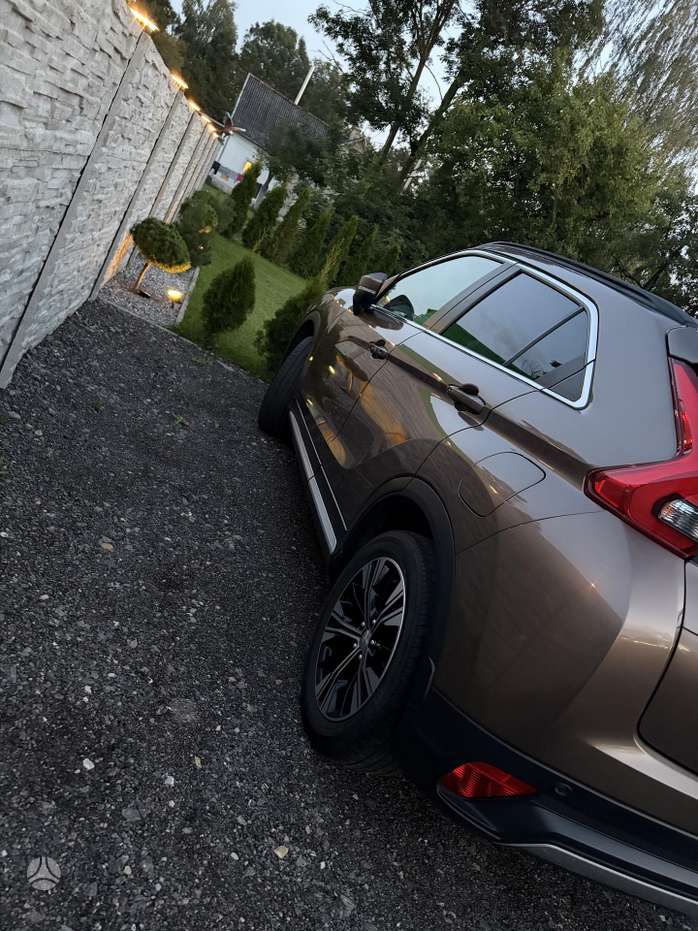 Photo 2 of 4