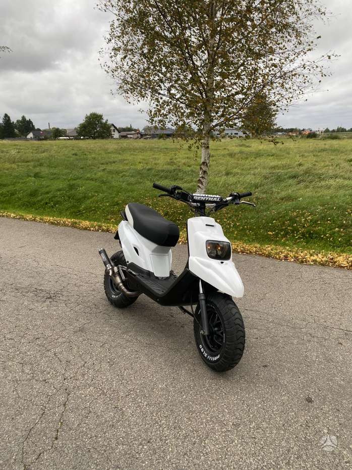 Yamaha Booster 49cc, scooters / mopeds
