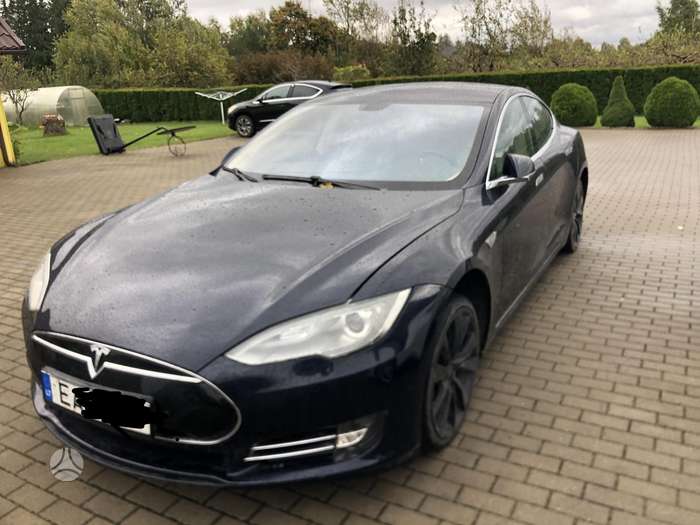 Tesla Model S, 60 kWh, hatchback