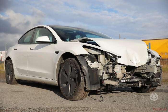 Tesla Model 3, saloon / sedan
