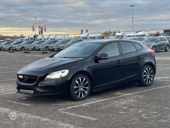 Volvo V40, 2.0 l., hatchback