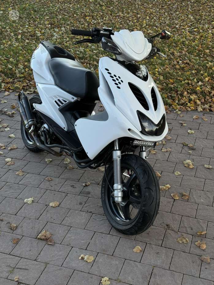 Yamaha Aerox 49cc, scooters / mopeds