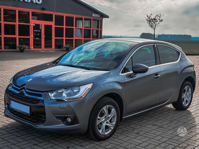 Citroen DS4, 1.6 l., hatchback