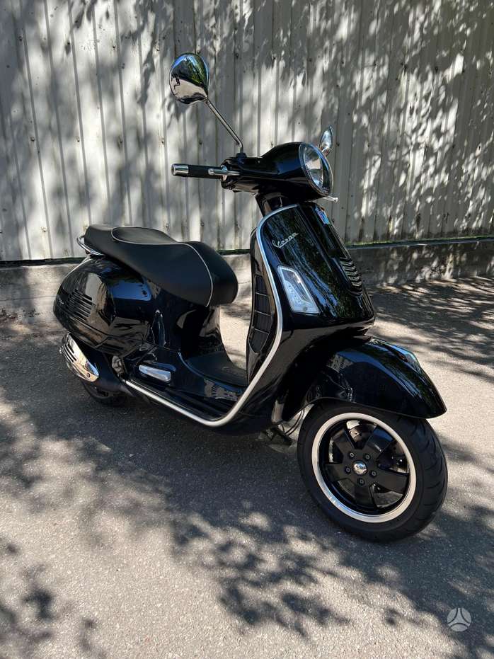Piaggio Vespa 125cc, scooters / mopeds