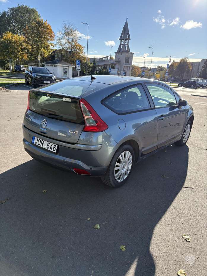 Citroen C4, 1.6 l., hatchback