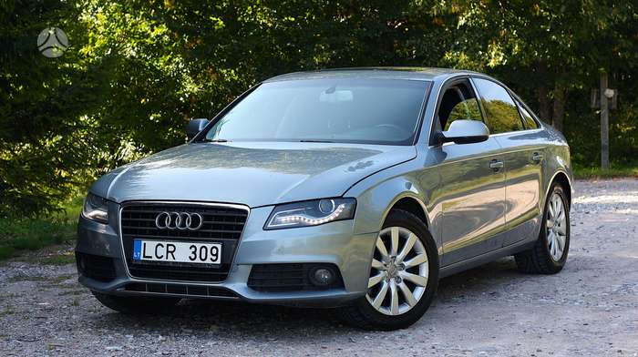 Audi A4, 2.0 l., Седан