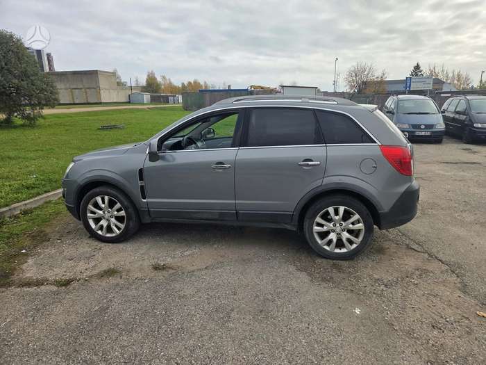 Opel Antara, 2.2 l., off-road / crossover