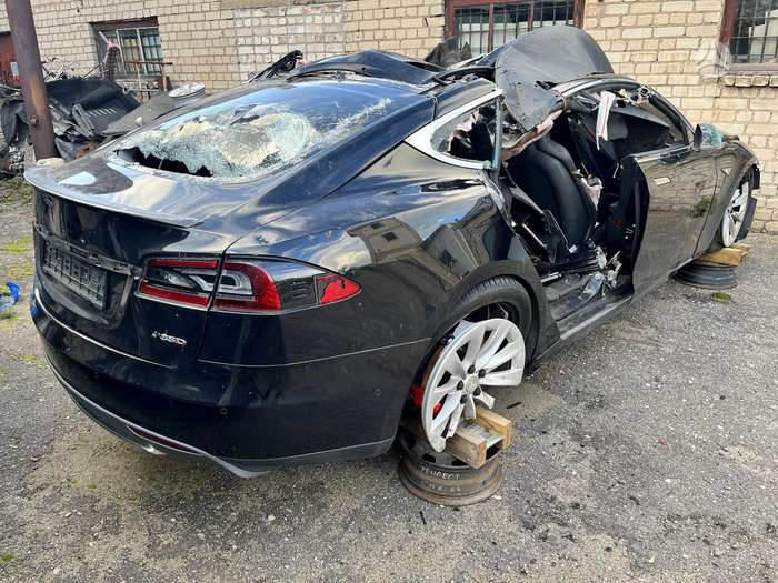 Tesla Model S, 85 кВт·ч, Хэтчбек