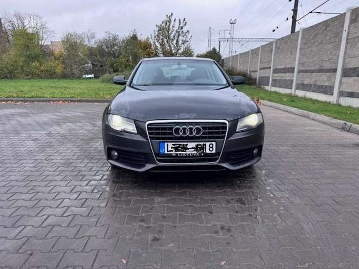 Audi A4, 2.0 l., Седан