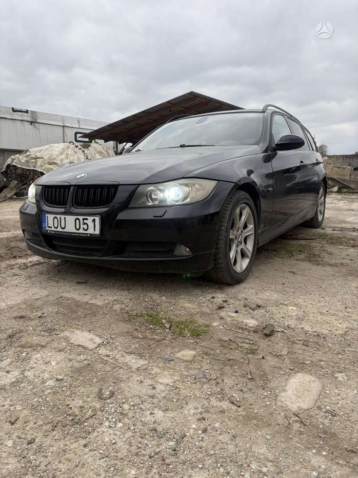 BMW 318, Универсал