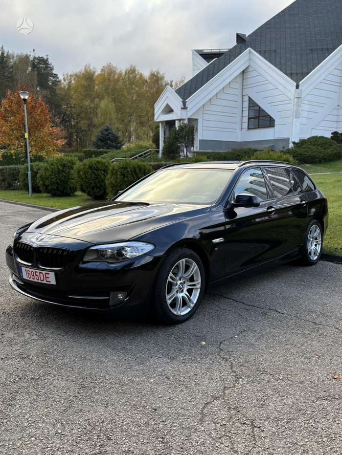 BMW 520, universalas