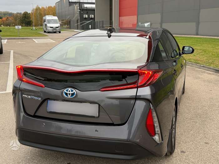 Photo 3 of 4