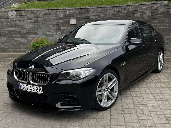 BMW 520, Седан