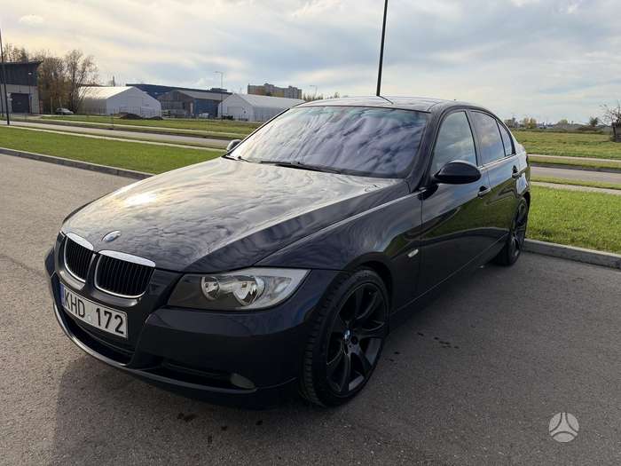 BMW 318, 2.0 l., Седан