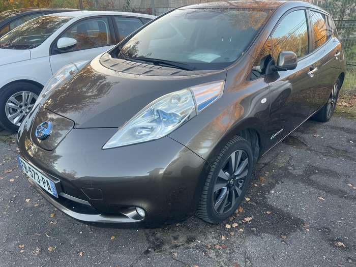 Nissan Leaf, hatchback