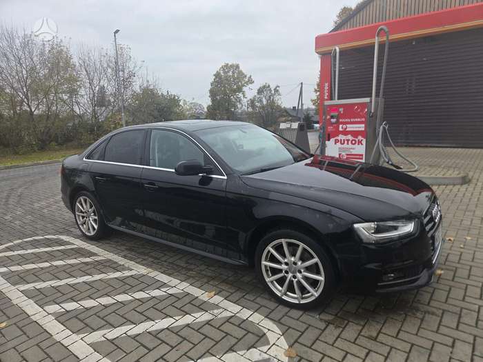 Audi A4, 2.0 l., Седан