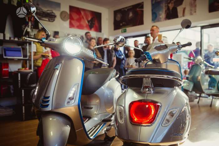 Piaggio Vespa, scooters / mopeds
