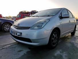 Toyota Prius dalimis. Automobilis ardomas dalimis запасные части автомобиля